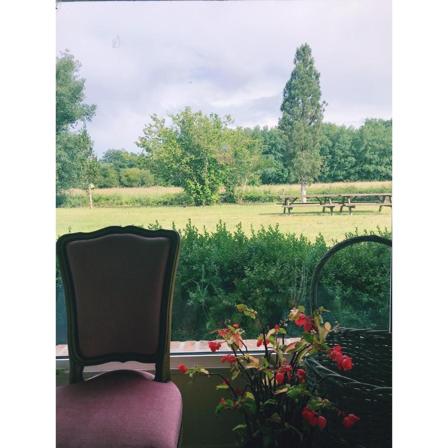 Bed and Breakfast La Ferme De La Maugerie Thoury Екстер'єр фото