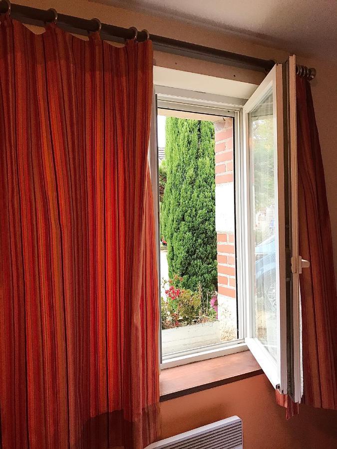 Bed and Breakfast La Ferme De La Maugerie Thoury Екстер'єр фото