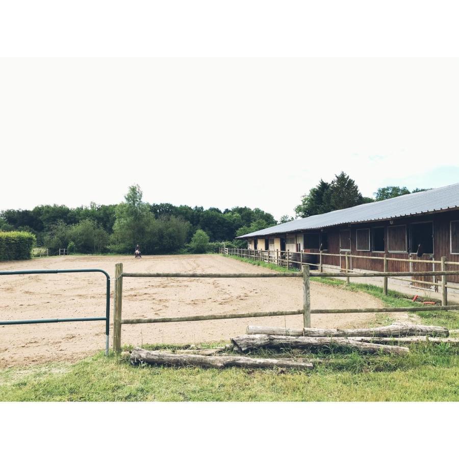 Bed and Breakfast La Ferme De La Maugerie Thoury Екстер'єр фото