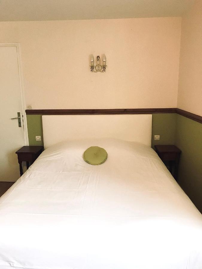 Bed and Breakfast La Ferme De La Maugerie Thoury Екстер'єр фото